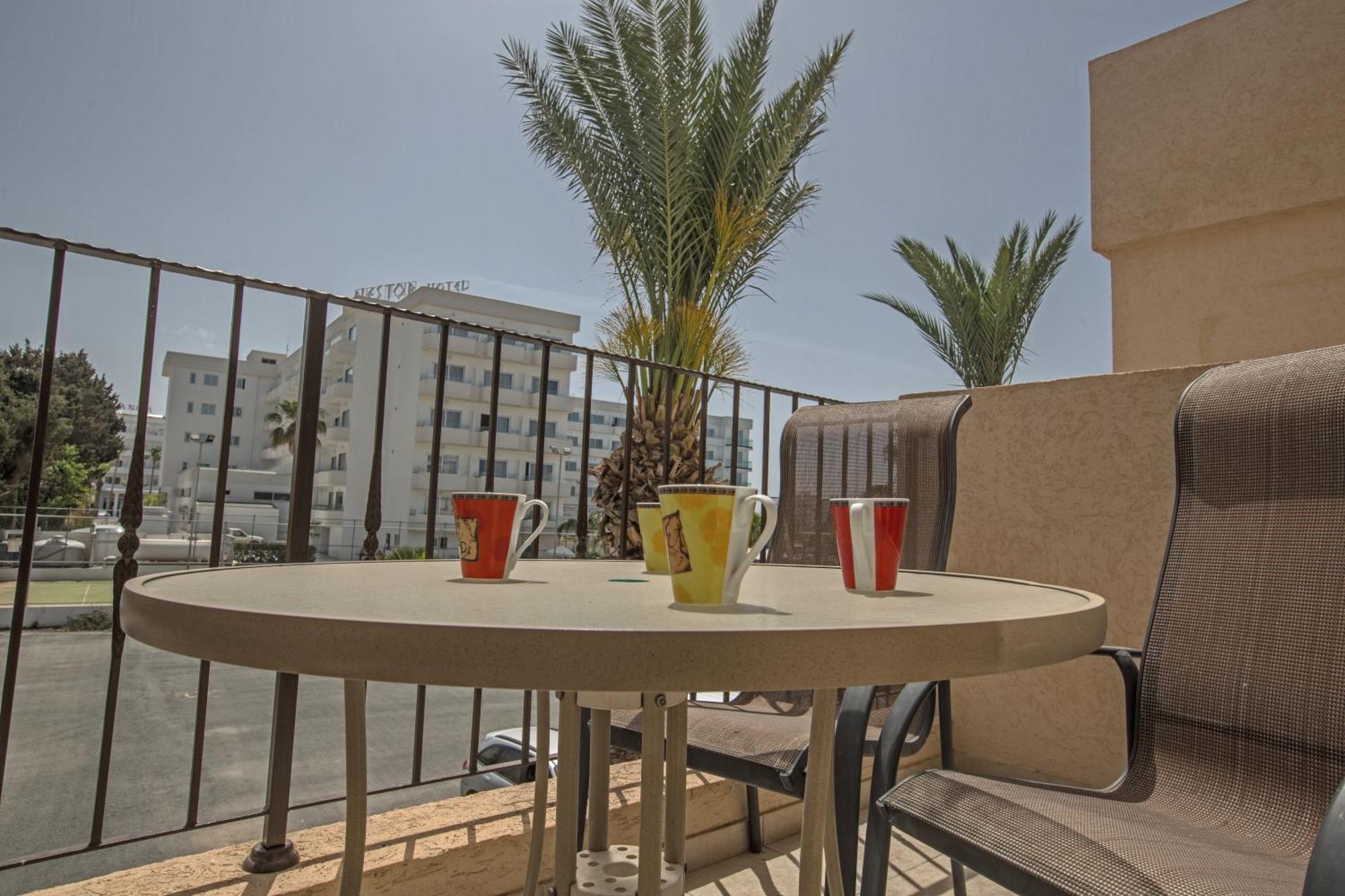 Napiana Apartments Ayia Napa Phòng bức ảnh