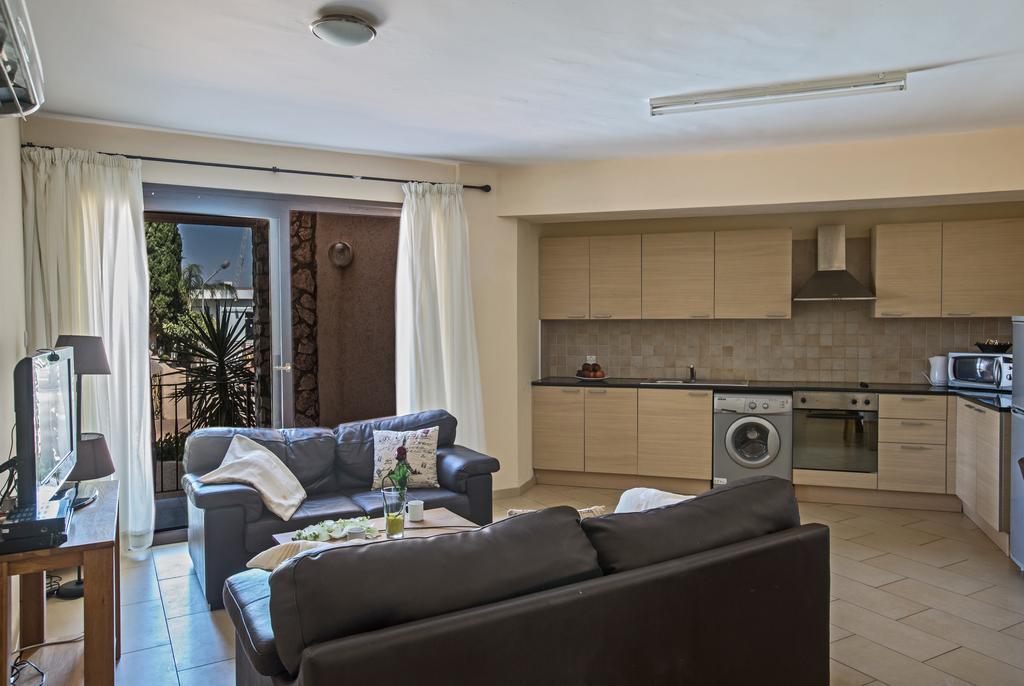 Napiana Apartments Ayia Napa Ngoại thất bức ảnh